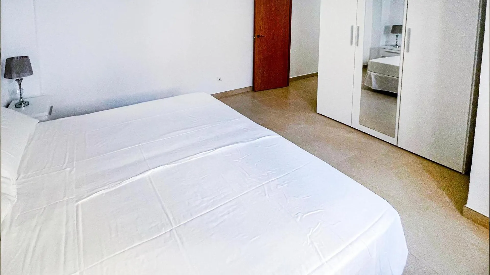 1 Bedroom Nice Apartment In Estepona Espanha