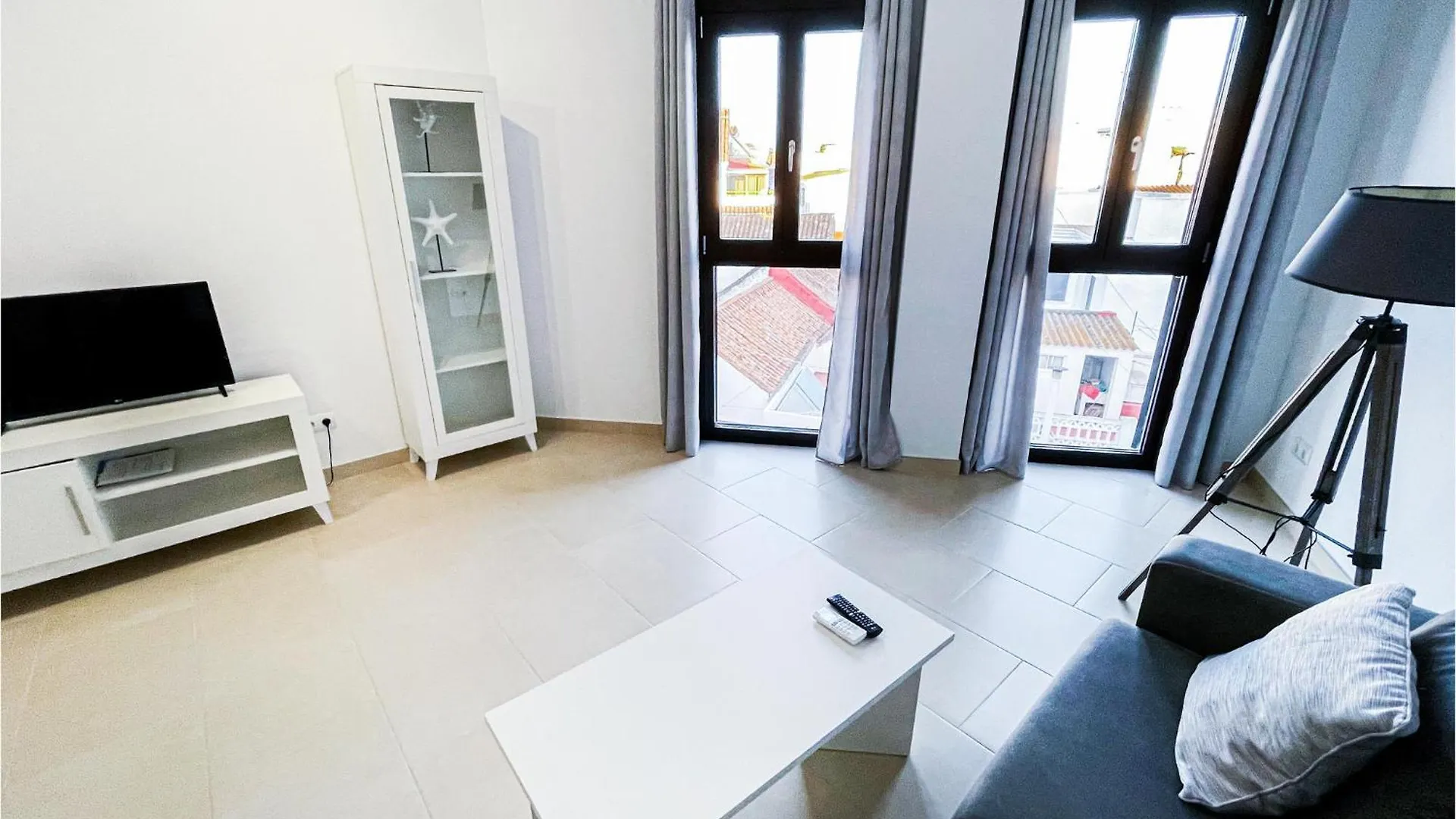 1 Bedroom Nice Apartment In אסטפונה 0*,  ספרד